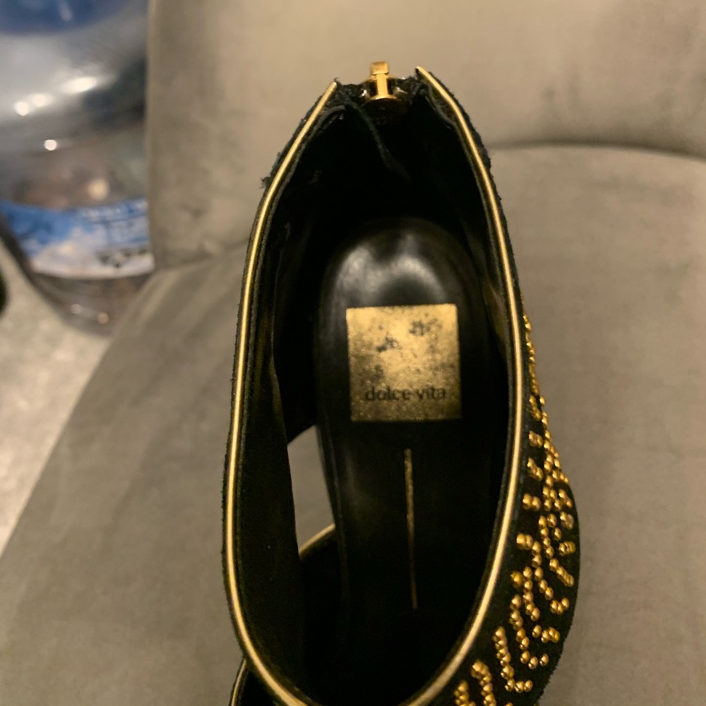 Dolce Vita Dolce Vitta Studded Sandals - Size 9